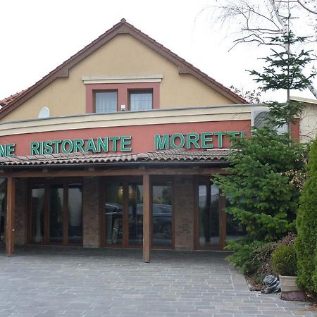 Pensione Ristorante Moretti Нітра Екстер'єр фото